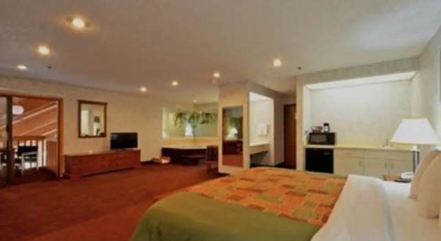 Люкс Rodeway Inn Coopersville