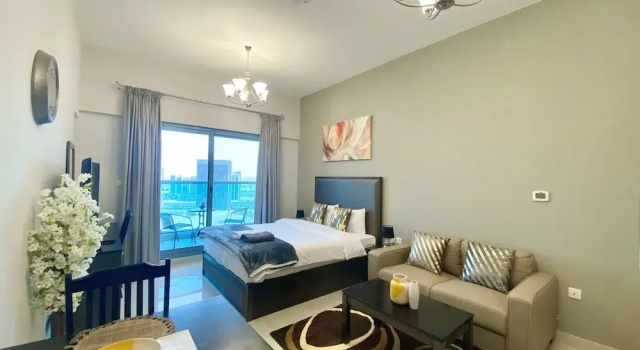 Marco Polo - Elegant Studio with Burj Khalifa Views & Balcony