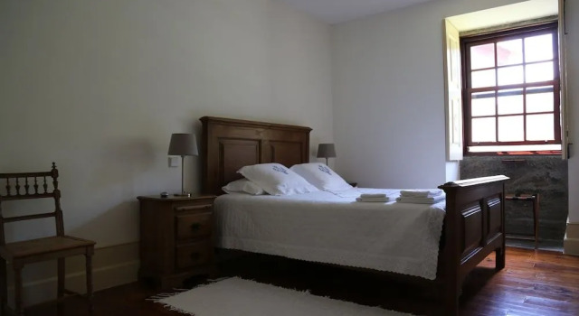 Casa do Monte - Douro, Book Bed and Breakfast Hotels in Douro with Parking, Parking