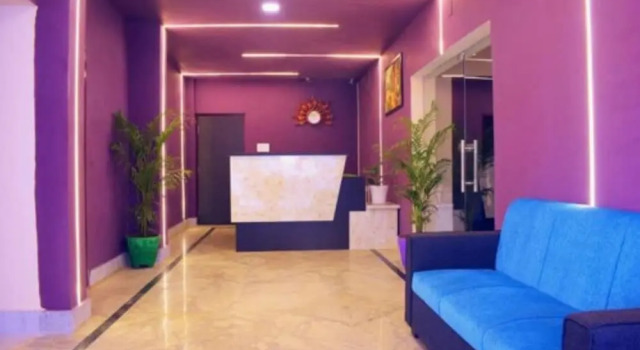 Goroomgo Luxury Star Inn Sum Hospital Bhubaneswar