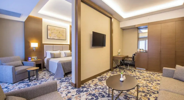 Двухместный полулюкс с балконом Crowne Plaza Yalova by IHG