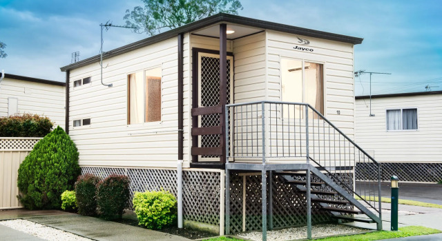 Clog Barn Caravan Park, Забронировать Кемпинг Отели Кофс-Харбора с завтраком, рядом с Торговый центр Coffs Central, Завтраки
