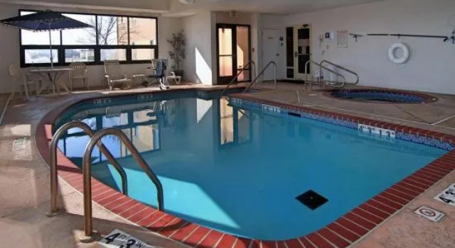 Comfort Inn & Suites, Забронировать Отель Отели Прайор с завтраком, Завтраки