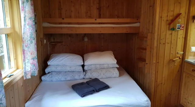 Cozy Cabin in the Woods, Book Hotel Floahreppur Island