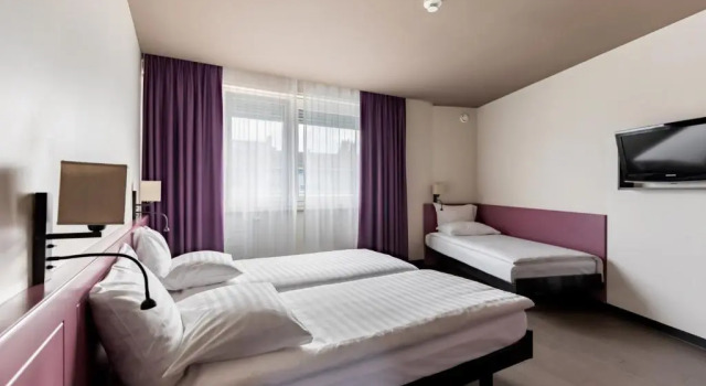Трёхместный номер Standard Hôtel Les Nations