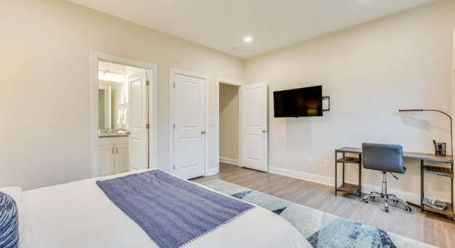 Family-friendly Home ~ 5 Mi to UNC Charlotte!, Book Vacation Home Charlotte North Carolina