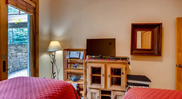 Luxury 3br Ski In-out /firepit, Pool, Sauna 3 Bedroom Condo by RedAwning, Varaa Huoneisto Keystone Roosevelt National Forest