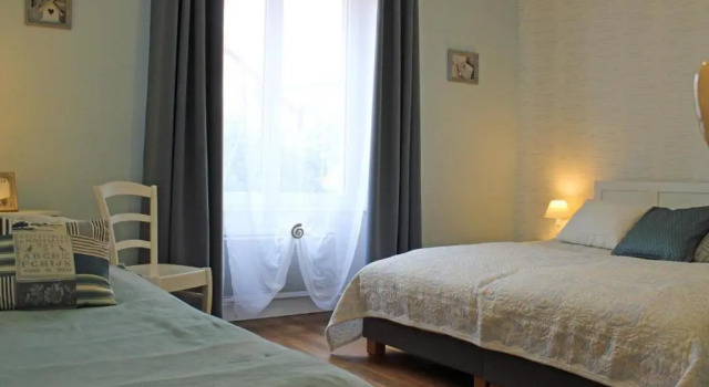 Grand Gîte Familial à la Campagne avec Jardin et Véranda, Près de Vichy et Moulins - FR-1-489-256, Prenota Hotel Cindré Alvernia