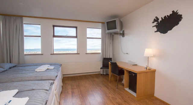 Четырёхместный номер Standard с балконом Hotel Keilir by Reykjavik Keflavik Airport