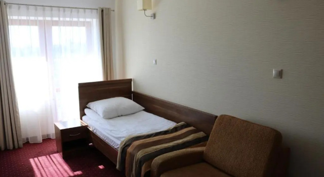 Hotel DYMINY, Забронировать Отель Кельце Swietokrzyskie Moutains