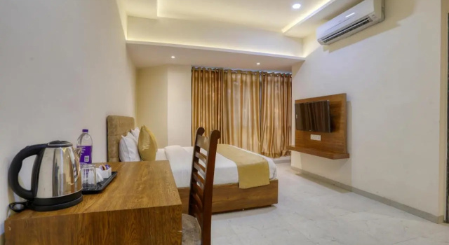 Hotel Konark - Vijay Nagar, Забронировать Отель Отели Индаура с парковкой, Парковка