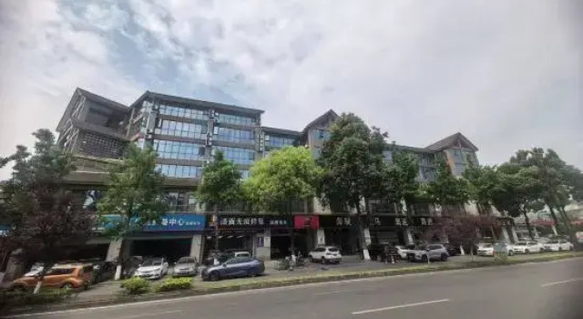Qinqin Parent-Child Hotel (Dujiangyan Scenic Area), Boek Hotel Hotels in Chengdu met parkeren, Parkeren