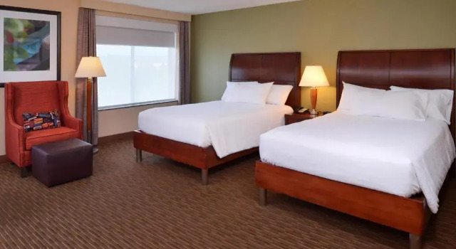 Четырёхместный номер Premium Hilton Garden Inn White Marsh