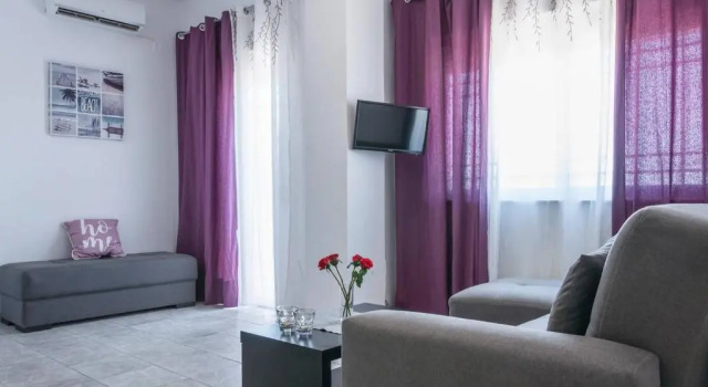 Nikos Apartments