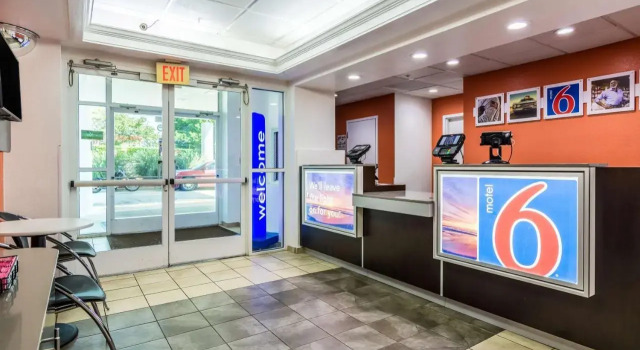 Motel 6 Charlotte 1417