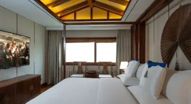 Люкс Luxury Lijiang Meilunanzhao Mansion Hotel (Lijiang Shuhe Ancient Town Branch)