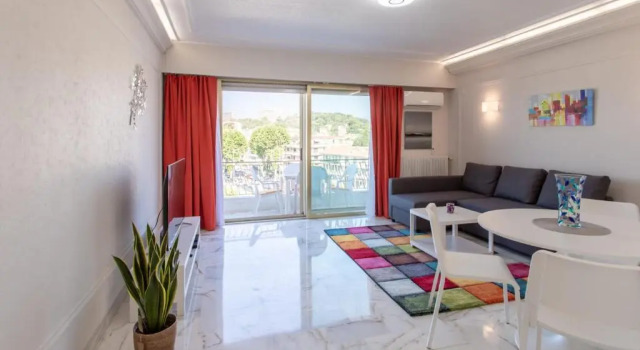 Апартаменты Superb apartment with terrace and sea view near beaches and city center