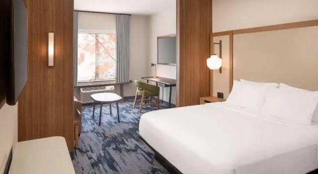 Двухместный люкс Fairfield Inn & Suites by Marriott Fresno North/Shaw Avenue