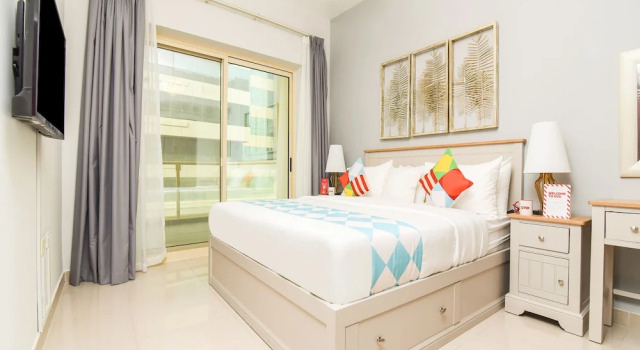 OYO 242 Home Marina Suites 2 BR, Забронировать Отель Отели Эмирата Дубая с завтраком, рядом с Станция метро Jumeirah Lake Towers, Завтраки