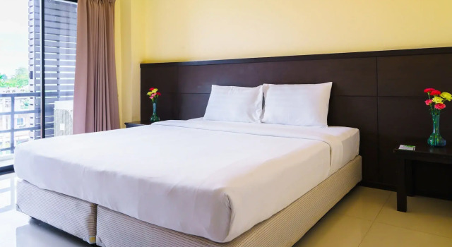 Baan Phor Phan Hotel, Varaa Huoneistohotelli Hotellit North-Eastern Thailand pysäköinnillä, Pysäköinti