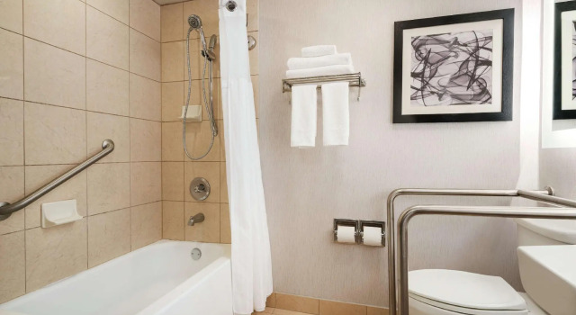 Четырёхместный номер Standard Hilton Melbourne, FL