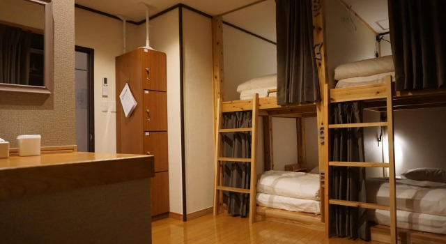 Кровать в общем номере Bigtree Guest House