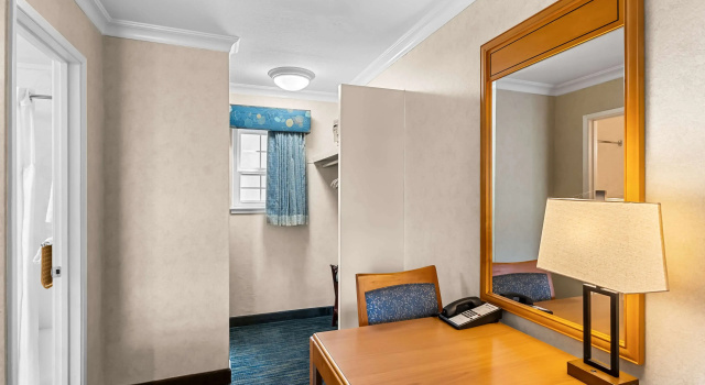 Четырёхместный номер Standard Best Western University Lodge