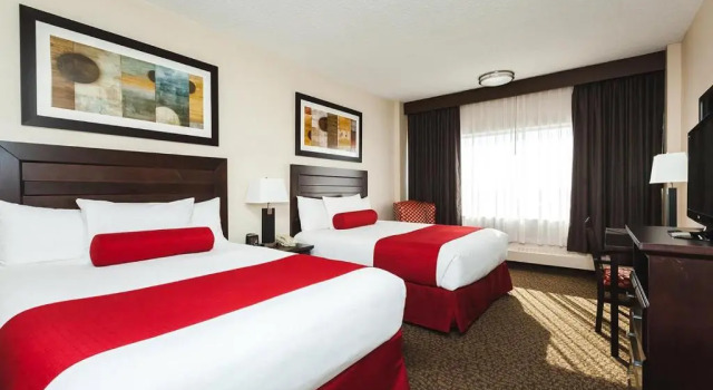 Четырёхместный номер Standard Century Casino & Hotel Edmonton
