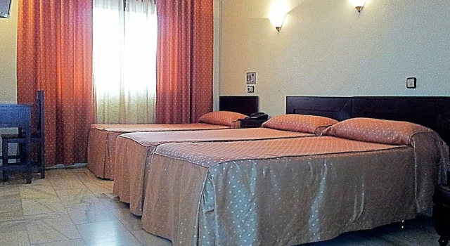 Трёхместный номер Classic Hotel Averroes
