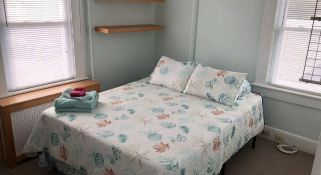 Bay View Bungalow By The Pier 4 Bedroom Home by RedAwning, Book Feriehus Sommerhuse i Virginia, Hytte