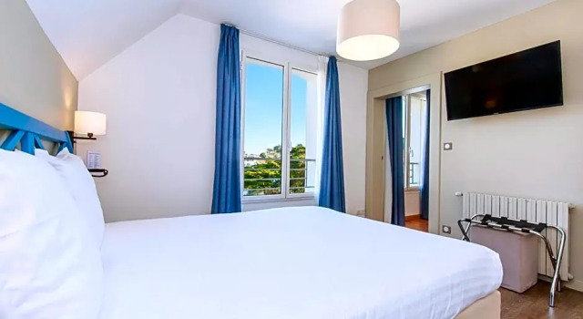Номер Premium с видом на город Best Western Hotel De La Plage Saint Marc sur Mer