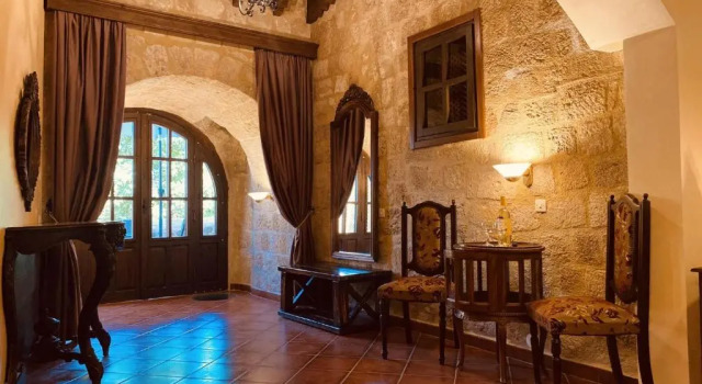 Люкс с видом на сад S.Nikolis Historic Boutique Hotel