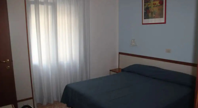 Одноместный номер Standard с балконом Hotel Maxim