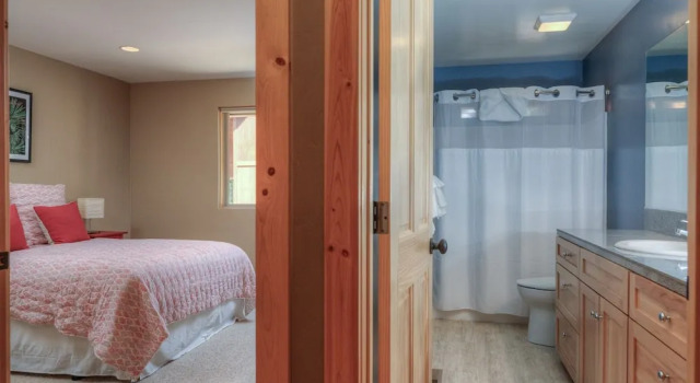 Chic 3BR in Truckee Tahoe Donner Access by RedAwning, Забронировать Отель Отели Траков 3 звезды, 3*