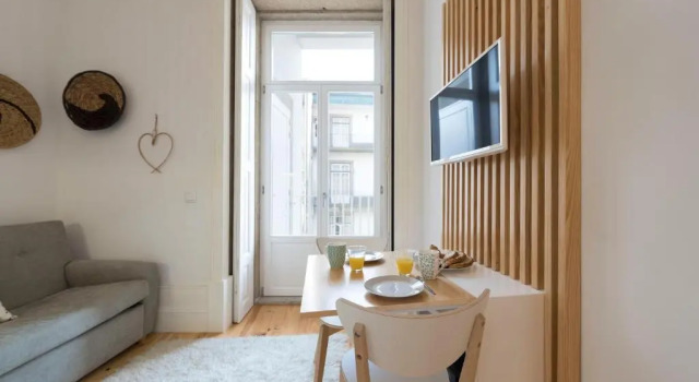 LovelyStay - Quiet & Modern Loft minutes away from iron bridge, Забронировать Отель Cedofeita / Santo Ildefonso / Se / Miragaia / Sao Nicolau e Vitoria Порту, рядом с Канатная дорога Гайя