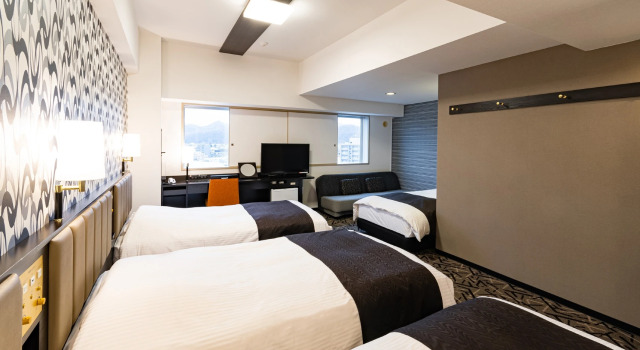 Четырёхместный номер APA Hotel & Resort Sapporo