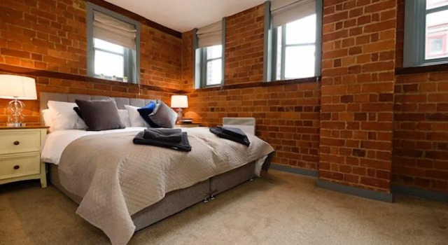 Karah Suites - Gloucester Docks