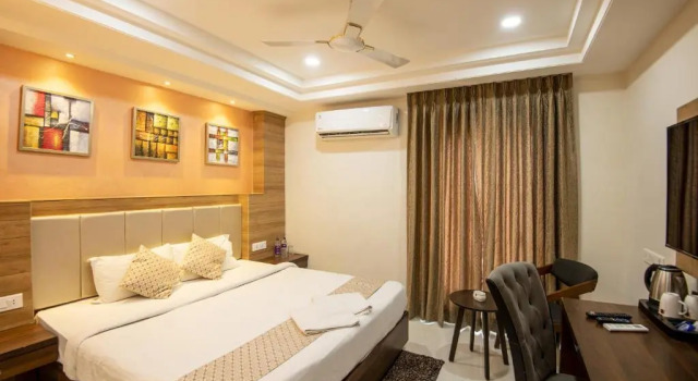 Двухместный номер Deluxe M Square Hotel