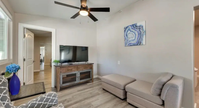 Boat Dock Access: Desert Hideaway in Bullhead City, Забронировать Дом для отпуска Виллы Буллхед-Сити, Вилла