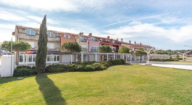 Апартаменты Sunset Apartment with a private yard at Medulin Riviera