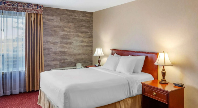 Двухместный номер Standard Quality Inn & Suites Edmonton International Airport
