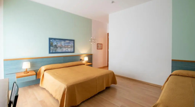 Семейный номер Standard с балконом Hotel Parigi