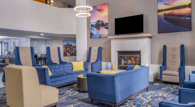 La Quinta Inn & Suites by Wyndham Minneapolis-Minnetonka, Varaa Hotelli Hotellit Minnesota pysäköinnillä, Pysäköinti