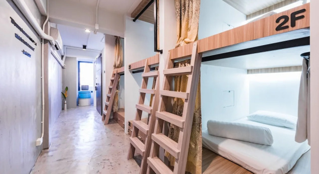 Кровать в общем номере c 1 комнатой Eco Hostel