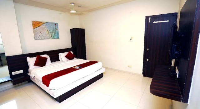 Номер Deluxe FabHotel SK - Nr Rajkot Municipal Corporation, Central Zone 120M