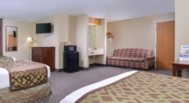 Standard Dreier Zimmer Regency Inn Geneseo IL I-80