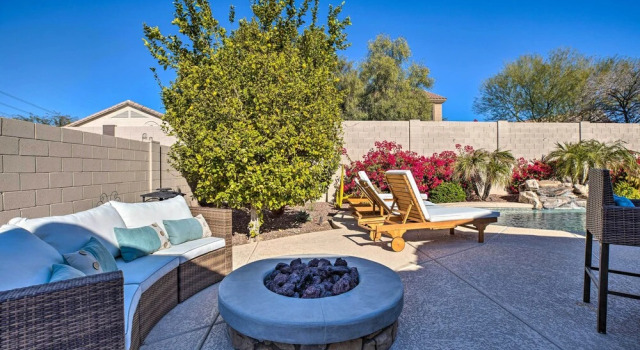 Close to Hikes! Snowbird Oasis w/ Pool in Estrella, Забронировать Дом для отпуска Гудиер 