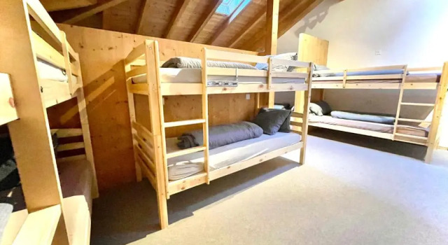 Кровать в общем номере VIVA Hostel