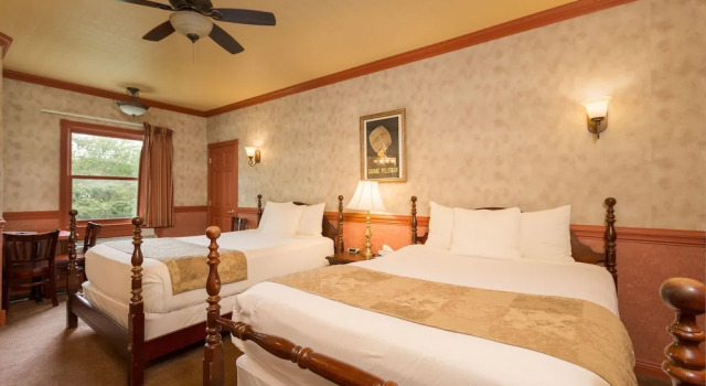 The Blue Heron Inn, Prenota Hotel LaPorte Indiana