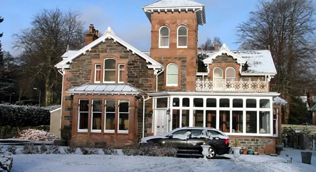Holly Lodge